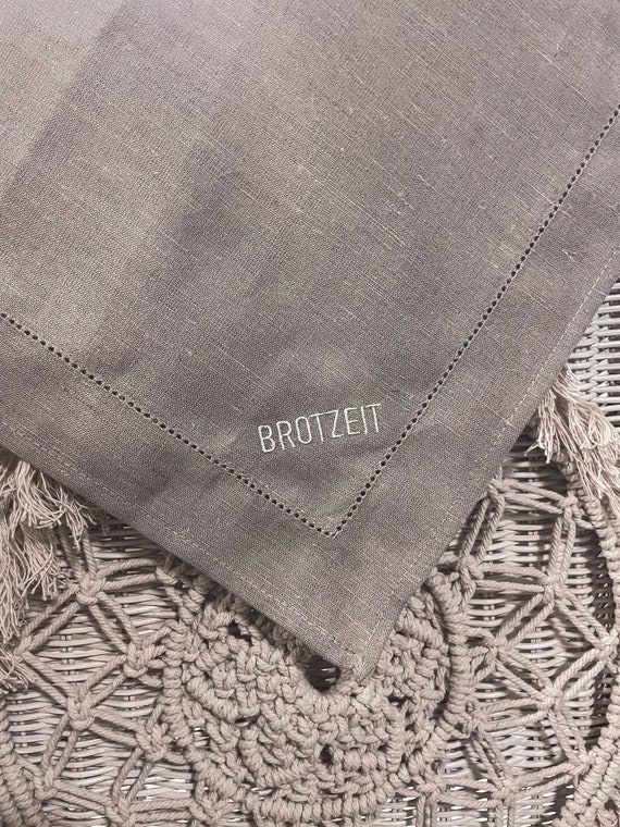 bestickte Stoffservietten, embroidered cloth napkins, personalisierte Geschenke, Brotzeit, Name, Initialen, Nachhaltig, festlich,Mitbringsel