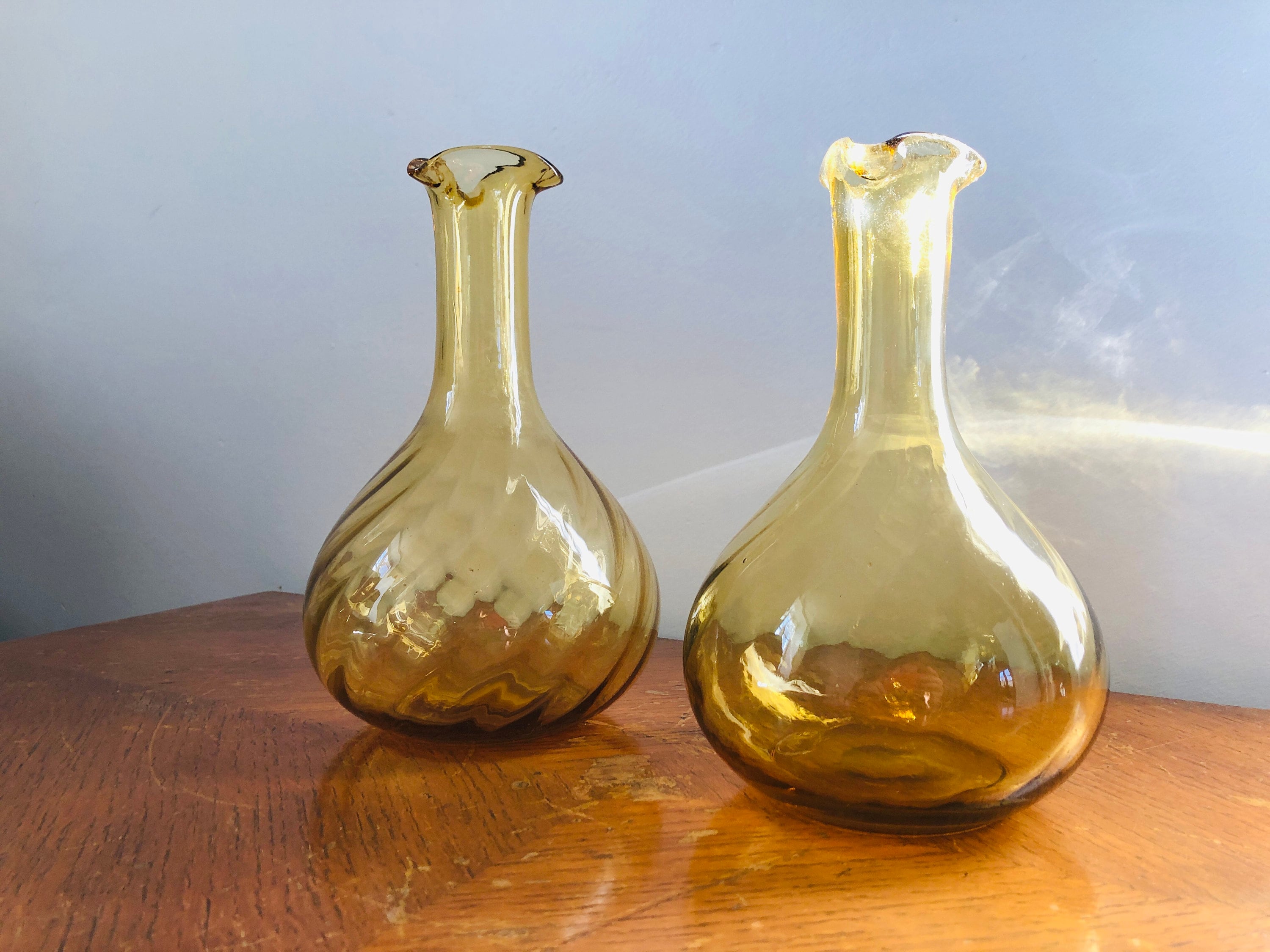 Paire de Carafes Jaune 1960, Petits Vases Verre Soufflé, Décoration Cuisine Shabby Chic, Accessoire 