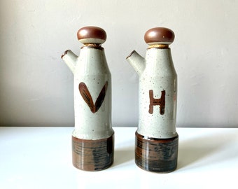 Stoneware oil and vinegar bottle, vintage vinegar oil bottle, kitchen gift, chic country decoration, shabby brown gray accessory, France