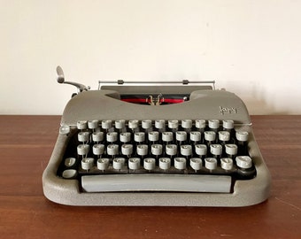 Japy 1960 Schreibmaschine, metallische graue Farbe, Bürozubehör, Geschenk, industrielle Dekoration, Survivalismus, industrielle Retro-Moderne