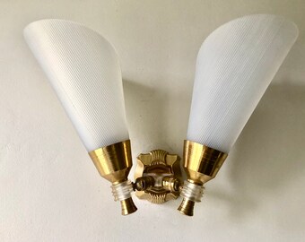 1950s rockabilly double wall lamp, brass and plexiglass wall lamp, white and gold, wall lamp, mid-century lighting, bedside lamps, midcentury