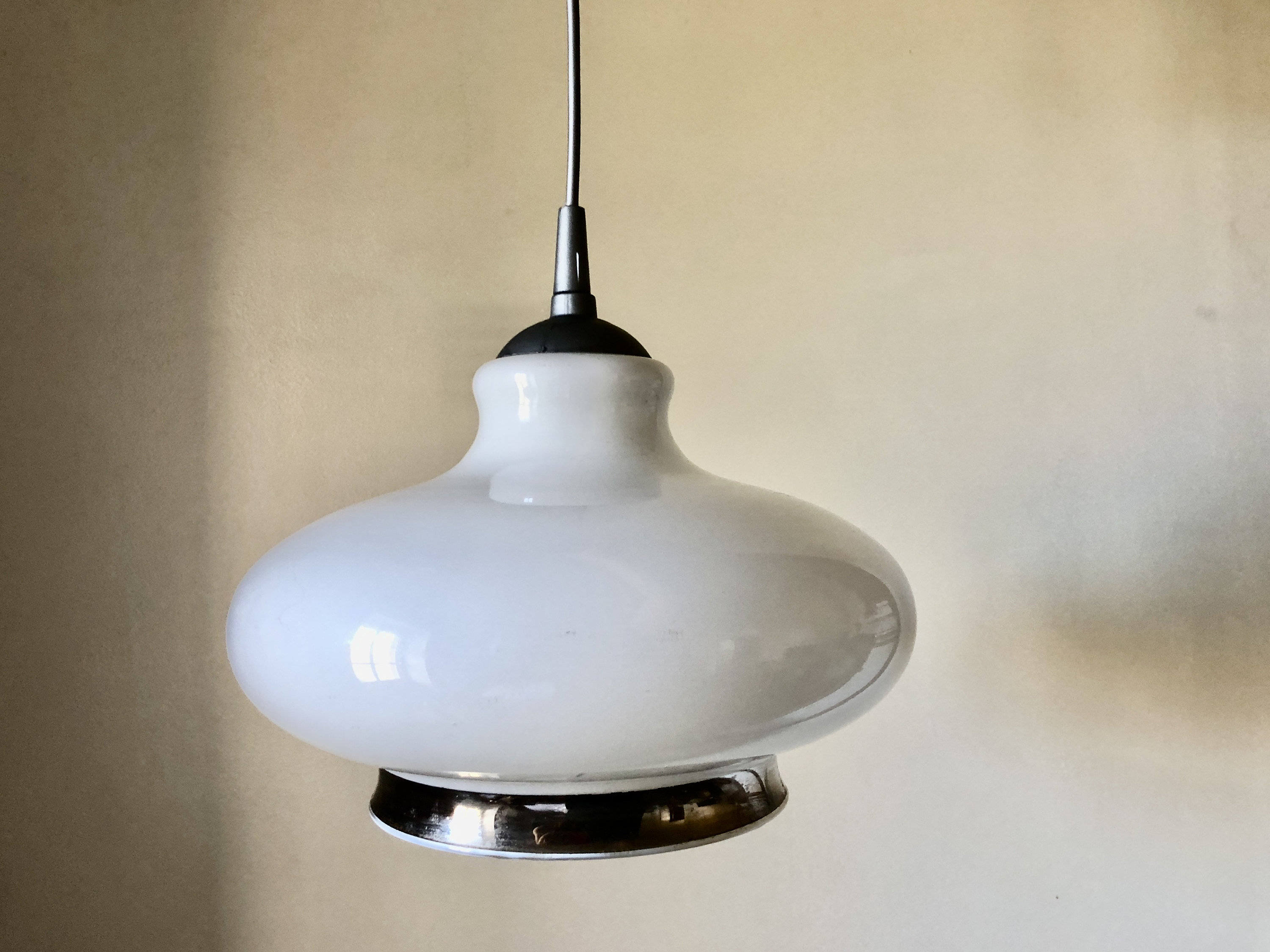 Suspension Opaline Blanche 1970, Lampe de Plafond Design, en Verre Blanc Argent, Ronde , Accessoire 