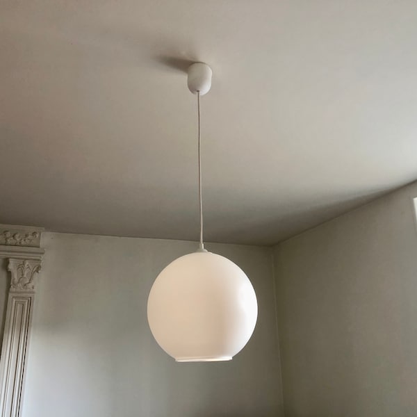 Suspension boule blanche 1990, plafonnier design moderne, lampe de plafond minimaliste, lampe de salon contemporain, lustre intemporel