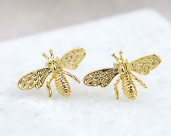 Small Gold bee Studs, Bumble Bees, Little Insect Earrings, Flying Bee, Summer Jewelry, Shiny Gold, Everyday Earrings, Gift for Her,Girl Gift