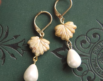 Pearl Drop Earrings, Czech Glass Earrings Handmade, Glass Leaf Earrings, Cottagecore Earrings, Bridal Earrings, Woodland Theme, Autumnal
