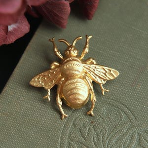 Spilla ape: distintivo ape, spilla ape, spille in oro, ottone dorato, spilla in stile vittoriano, spilla Regency, spilla Art Déco, spilla Art Nouveau