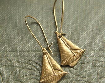 Raw Brass Sailboat Dangle Earrings, Nautical Yacht Jewelry, Coastal Beach Drop Earrings, Sailor Gift for Women, Beach drop earrings for Her