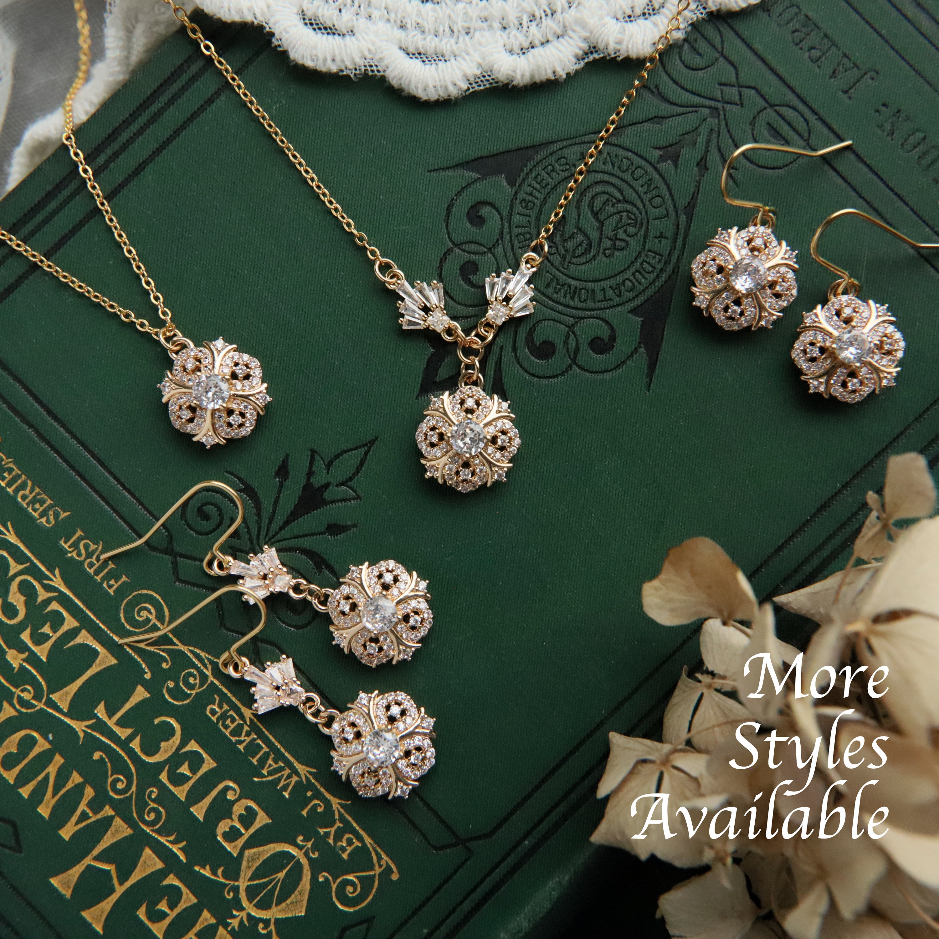 「CTHY HERITAGE」HIGH-END JEWELRY ORNAMENT Victorian Style Cubic Zirconia Necklace: 18k Gold Plated
