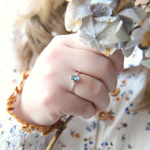 Sterling Silver Shell Small Oval Ring Sterling Silver Shell Small Oval Ring