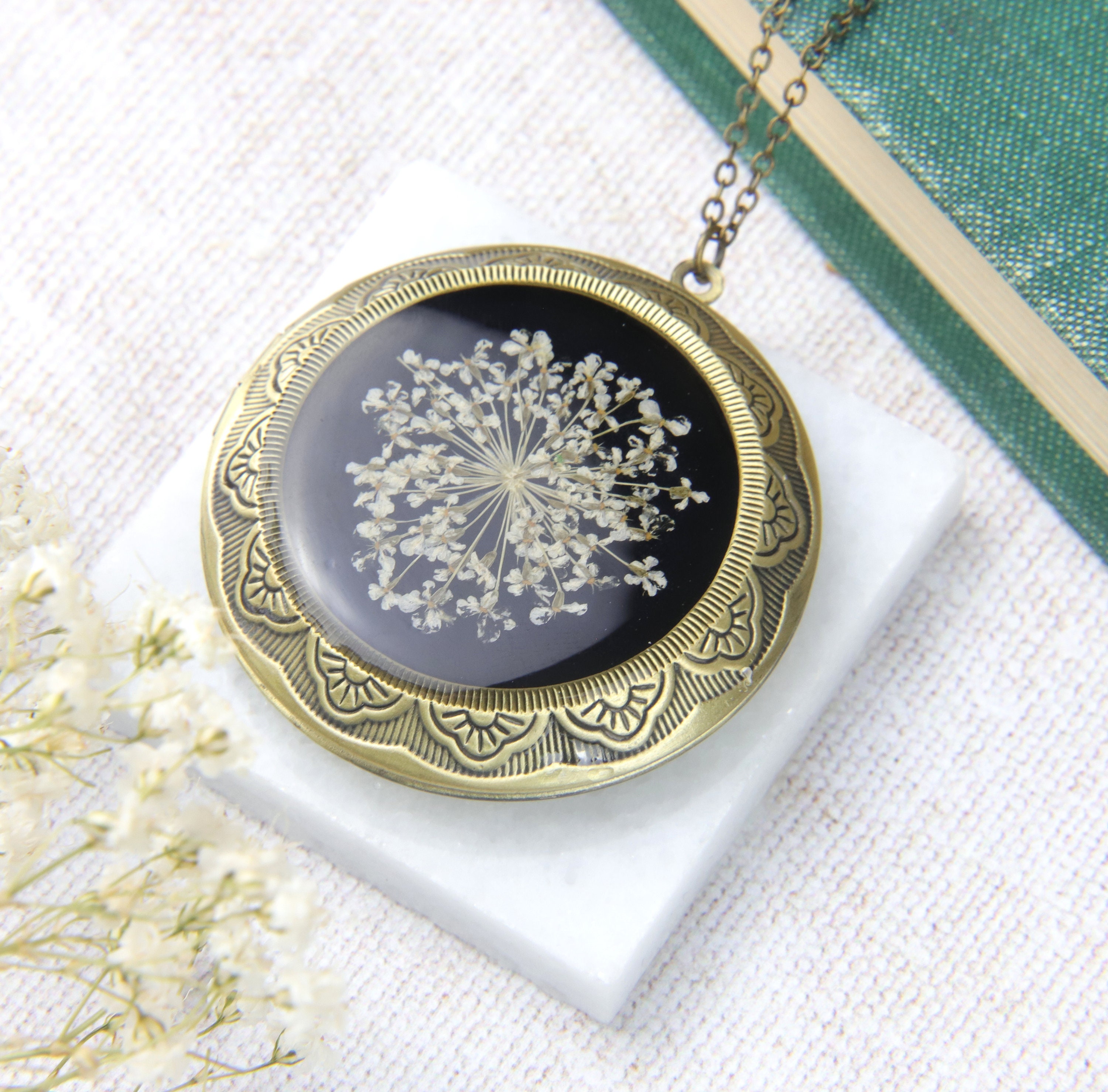 Locket flower Clearance