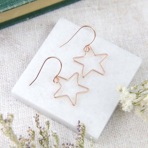 Rose Gold Open Star Earrings, Simple Celestial Dangles, Short Drop Earrings, Teen Gift, Modern jewelry, Minimalist, Gift For Her, Teacher UK