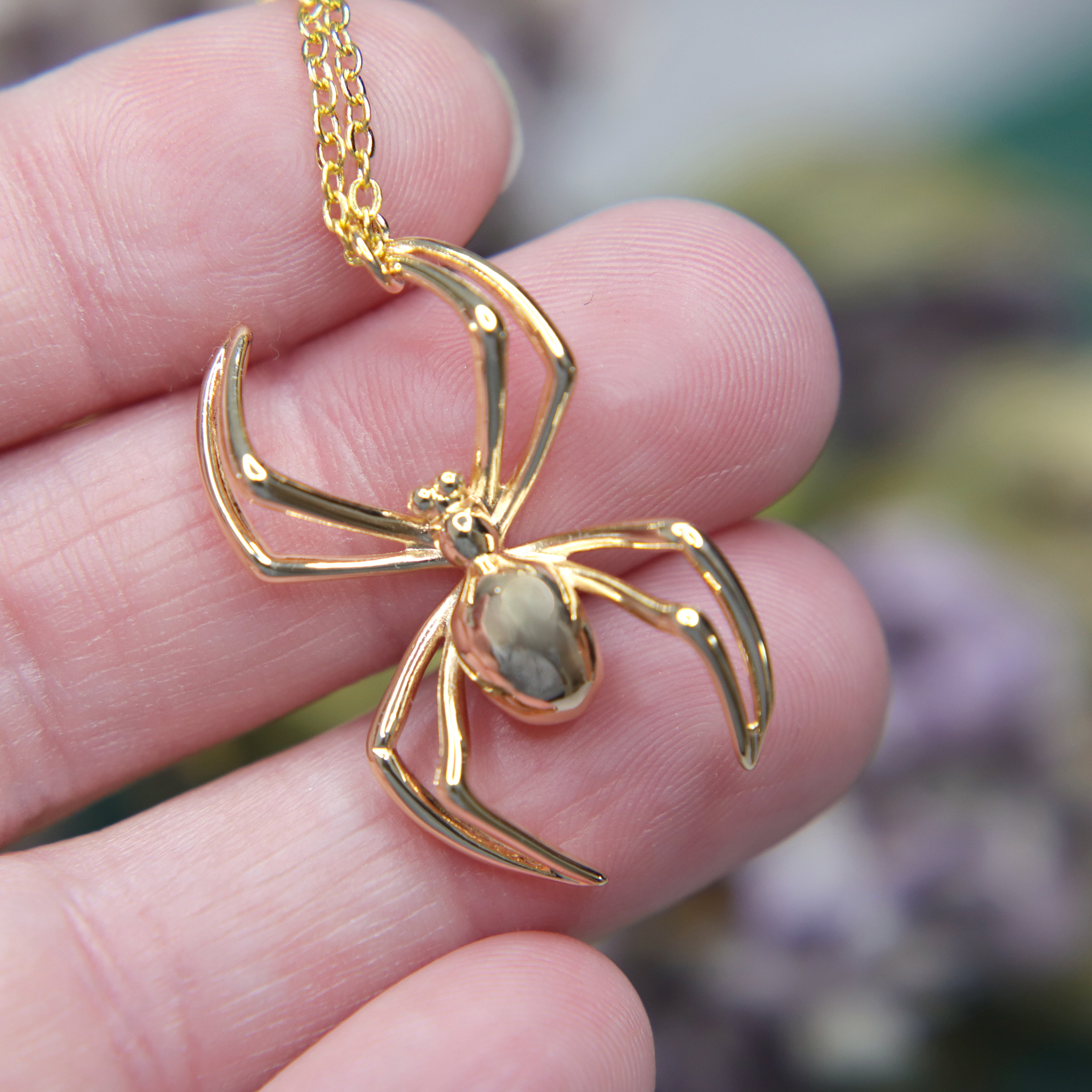 ゴールドスパイダーネックレス：ゴシックブラックウィドウペンダント