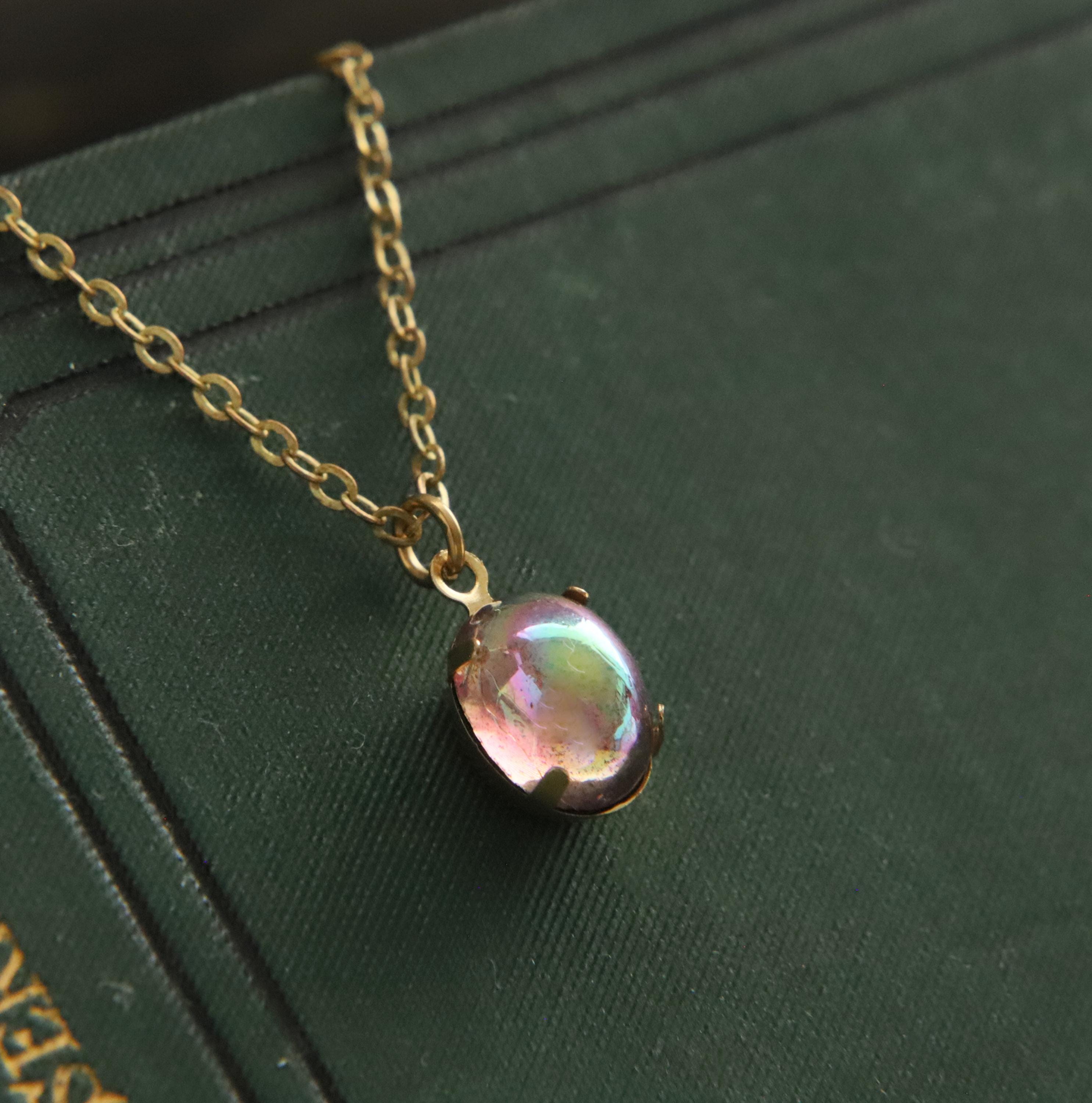 ヴィンテージライラックガラスネックレス：1970年代の真鍮ペンダント