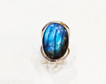 Blaue fleischige hochwertige Cabochon ovale Form sehr schön Design 925 Sterling Silberring.