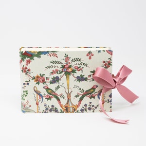 Photo album Toile De Jouy, 20x 15 cm, pink satin bow