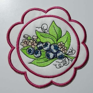 BLAUBEEREN FRUCHT UNTERSETZER - Blaubeeren, Heidelbeeren, Untersetzer, Früchte, Obst untersetzer, Sommer - Passt zu einem 5x7&quot; Hoop - Maschinenstickerei Designs