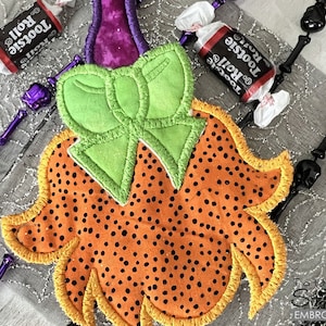 HALLOWEEN BROOMSTICK APPLIQUE  Embroidery - Broom, Applique, Halloween, Decor - Downloadable Machine Embroidery - Light Fill Stitch