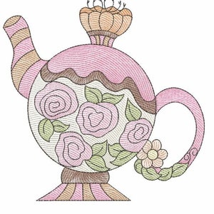 Könnte beinhalten: Eine rosafarbene Teekanne mit braunem Deckel und Henkel. Die Teekanne ist mit einem floralen Muster aus rosa Rosen und grünen Blättern verziert. Die Teekanne hat einen braunen und rosa gestreiften Sockel.