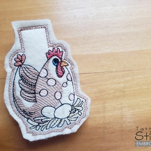 ROOSTING CHICKEN CLOTHESPIN Magnet Embroidery - Farm Animals, Chickens - Instant Downloadable Machine Embroidery - Fits 4x4&quot; Hoop