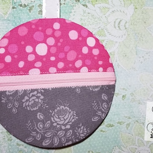 Earbuds Zipper Bag - In the Hoop - Machine Embroidery Design. 5x7" Hoop Instant Download. Zipper Bag - WITH LINING