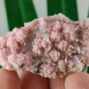 Seltener Rhodochrosit mit Stilbit und Quarz aus Davidkovo Erz Filed,Bulgarien,Pink Kristall,Rodochrosit Kristall,Stein,Top Rosa Farbe