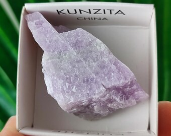 Beautiful Kunzite Crystal from China Natural Raw Pink,Mineralcollection Spodumene,Pink Crystal, Kunzite Mineral,Kunzite Stone,Gemstone,N106