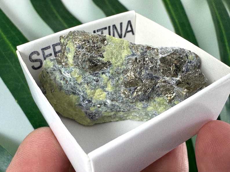 Serpentine Pyrite :china ,crystal Mineral Collection,size Box 4 X 4 Cm ...