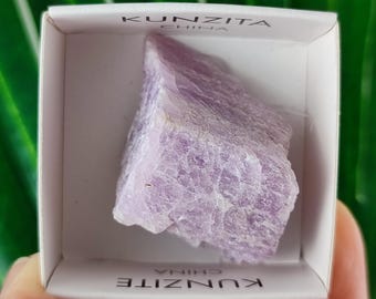 Beautiful Kunzite Crystal from China Natural Raw Pink,Mineralcollection Spodumene,Pink Crystal, Kunzite Mineral,Kunzite Stone,Gemstone,N106