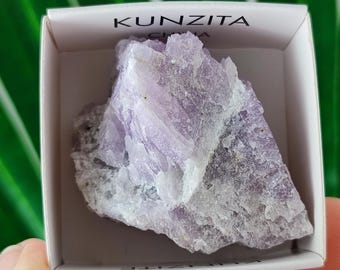 Beautiful Kunzite Crystal from China Natural Raw Pink,Mineralcollection Spodumene,Pink Crystal, Kunzite Mineral,Kunzite Stone,Gemstone,N106