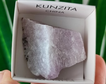 Beautiful Kunzite Crystal from China Natural Raw Pink,Mineralcollection Spodumene,Pink Crystal, Kunzite Mineral,Kunzite Stone,Gemstone,N106
