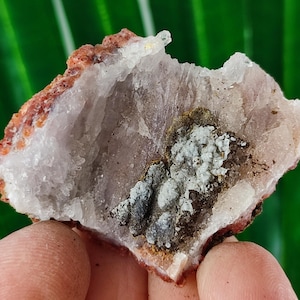 Chalcedony from Morocco,Morocco Minerals and Crystals,Vanadinite Crystal, color,Cluster Vanadinite,Crystal,Christmas Gifts,Original