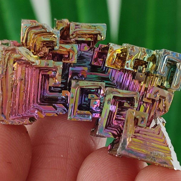 Erstaunlicher Regenbogen Bismuth Cluster, Bismuth Specimen, Bismutkristall, Labor gewachsener Stein, Wohnkultur, bunter Kristall, Bismuth, Wismuth Bunt