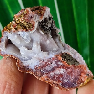 Red-white Chalcedony from Morocco,Morocco Minerals and Crystals,Vanadinite Crystal,red color,Cluster Vanadinite,Crystal,Christmas Gifts,