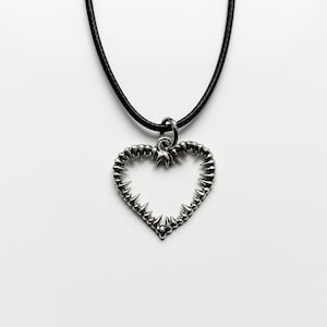 Barbed Heart Cord Rope Choker Necklace & Pendent | Emo Goth Alternative