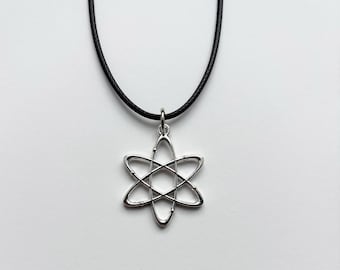 Collier ras de cou et pendentif corde géométrique géométrique en corde atomique | Espace d'apprentissage des sciences cool