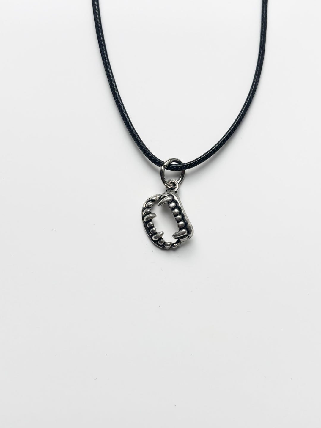 Vampire Rope Vampire Fang Cord Rope Choker Necklace & Pendent | Goth Emo Punk Alt ...