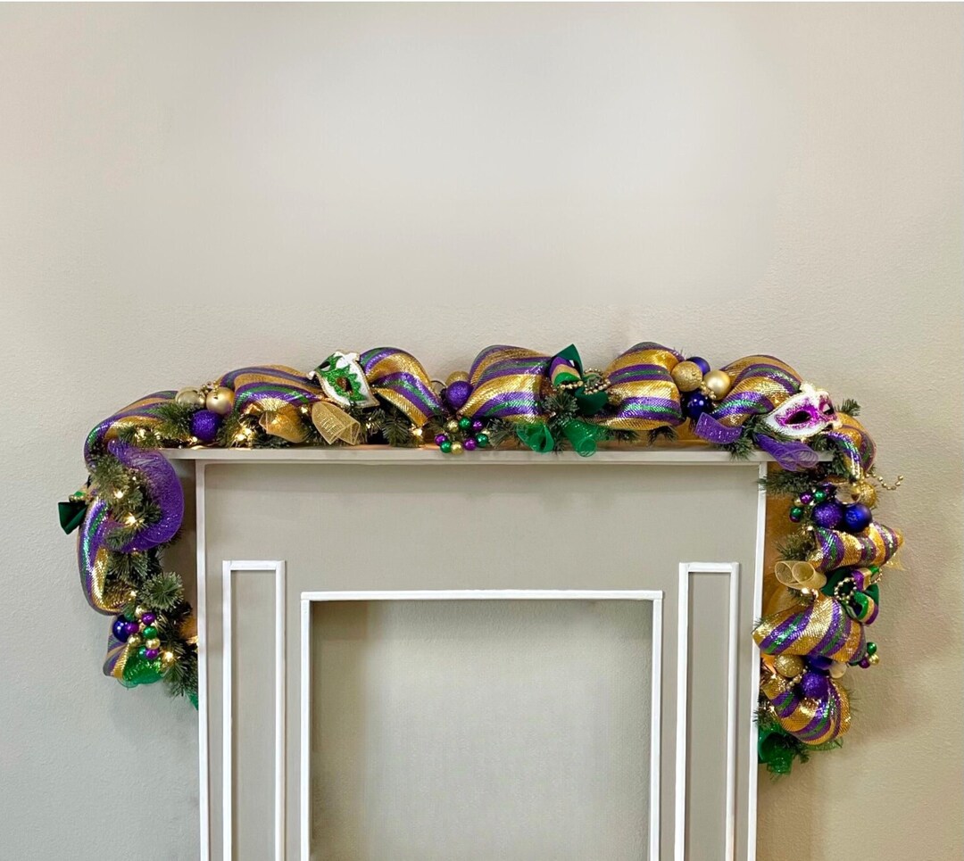 mardi gras mantle ideas