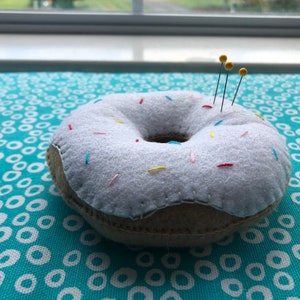 Donut Pin Cushion Felt Pin Cushion Sewing Accessory 