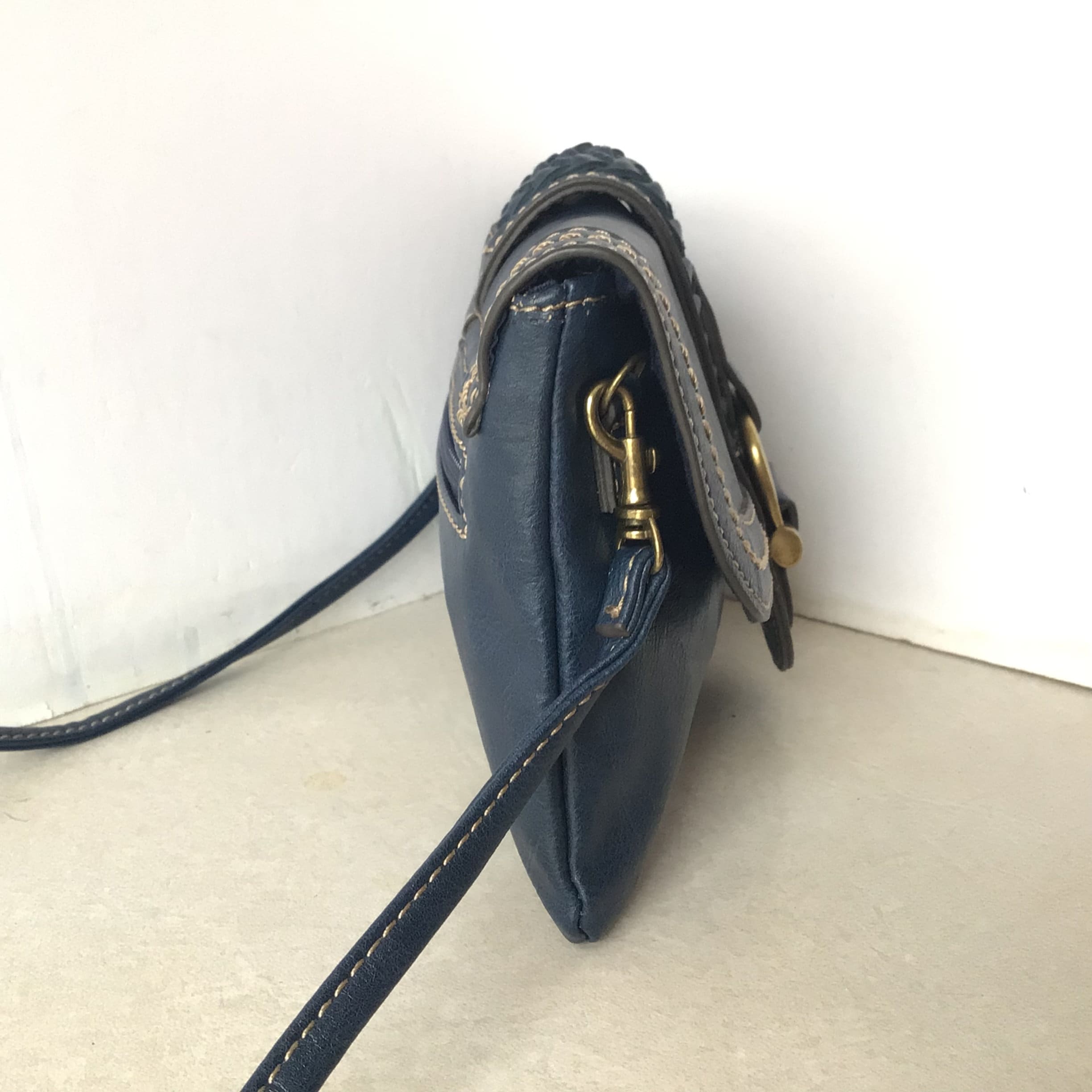 brera sling bag