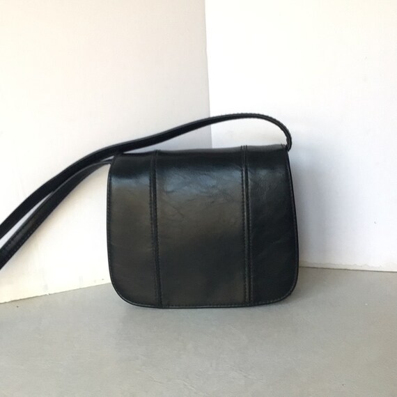 Liz Claiborne Vintage Faux Leather Shoulder Bag in Black - Etsy display picture 1