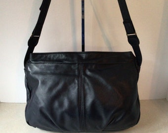 stone mountain black leather purse