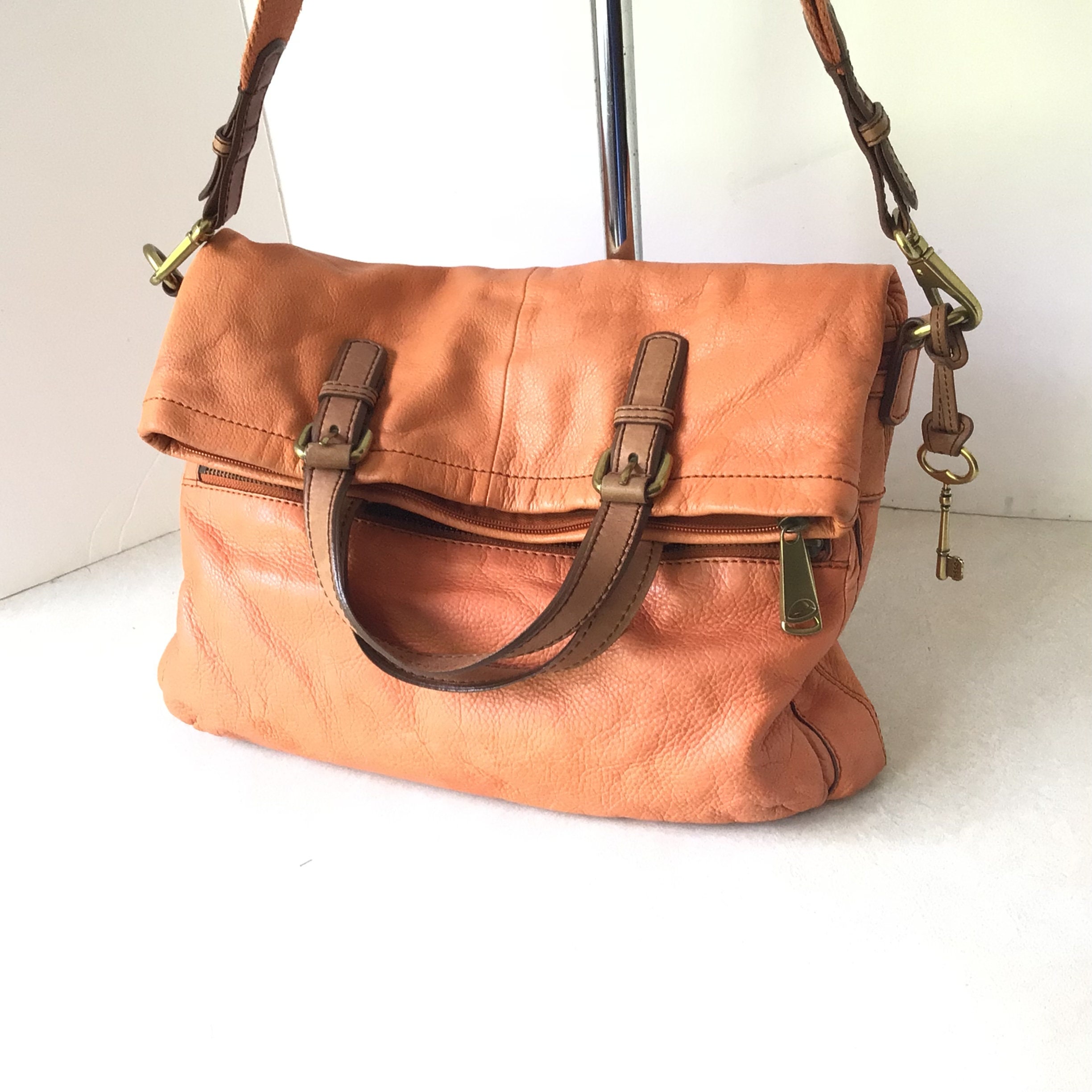Purses Fossil, juice c. , Couch - clothing & accessories - by owner -  apparel sale - craigslist