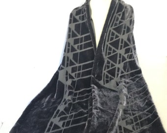 Beautiful Vintage Rayon And Silk Burn Out Oblong Scarf In Gray