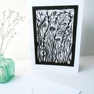 Tarjeta de flores silvestres en blanco y negro impresa a mano para cualquier ocasión, cumpleaños, agradecimiento, simplemente porque sí, lo siento por su pérdida, pensando en usted.