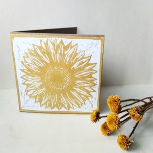 Carte lino découpée à la main de tournesol jaune/or fabriquée à partir de papier recyclé. N'importe quelle occasion, juste parce que la carte de voeux. Cadeau d'amant de tournesol image 5