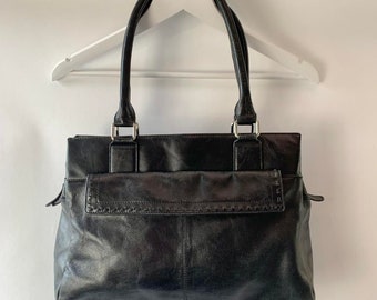 00's black leather shoulder bag