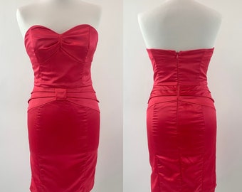 A size UK 10, 00s pink strapless mini dress