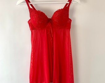 A size 34B, 00's red babydoll top