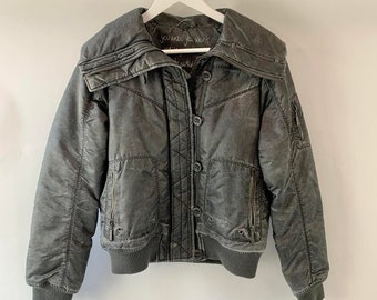 A size M, 00's grey bomber jacket