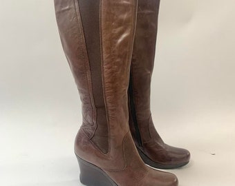 Bottes à talons en cuir marron des années 00